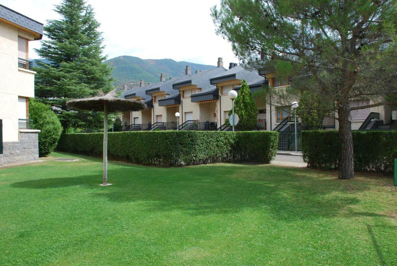 Atico en Biescas con Piscina, Tenis y Barbacoa Exterior foto